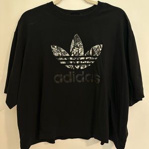 ADIDAS Plus Size T-Shirt w/ Logo